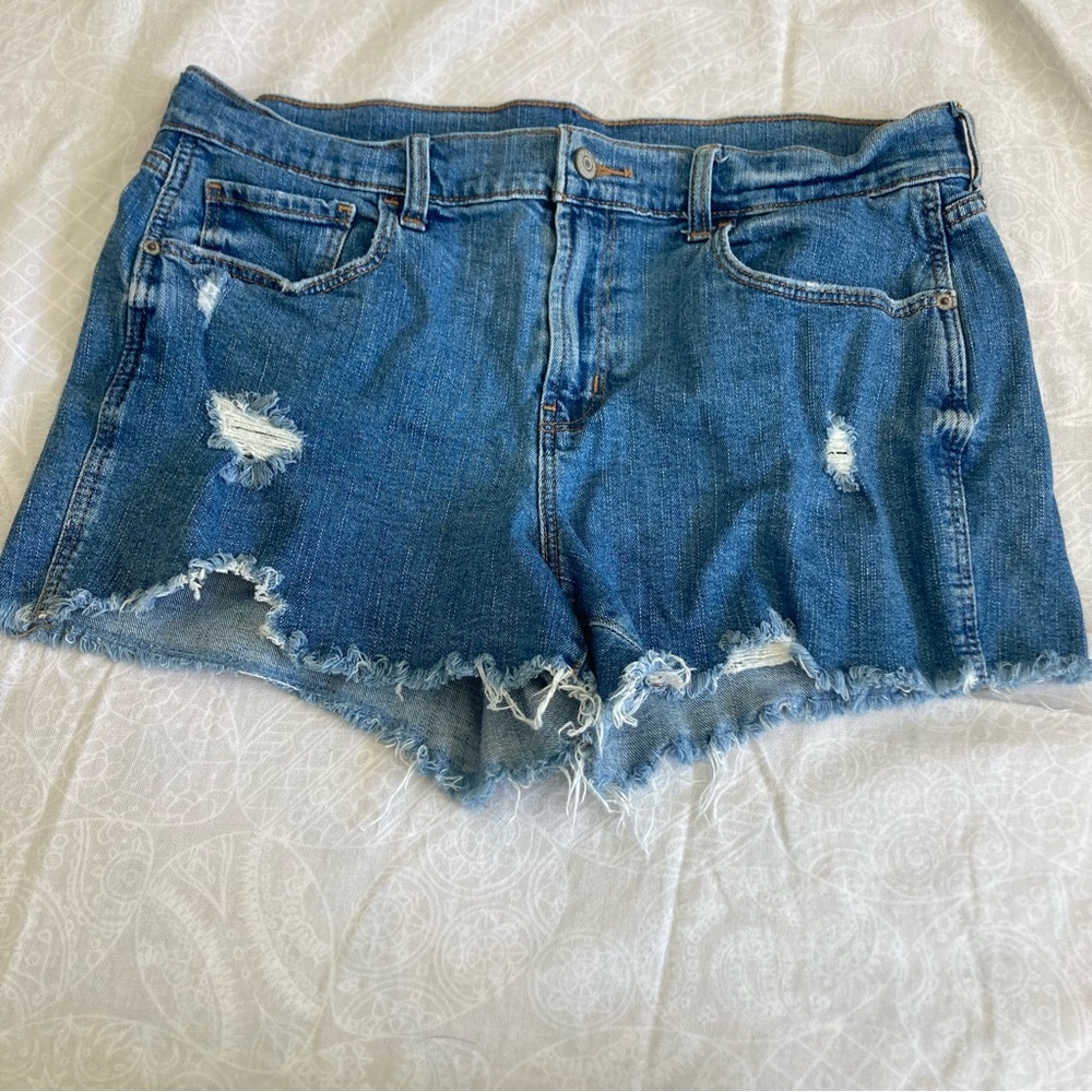 Women’s Old Navy Frayed Hem Blue Jean Shorts Boyfriend Style Size 12